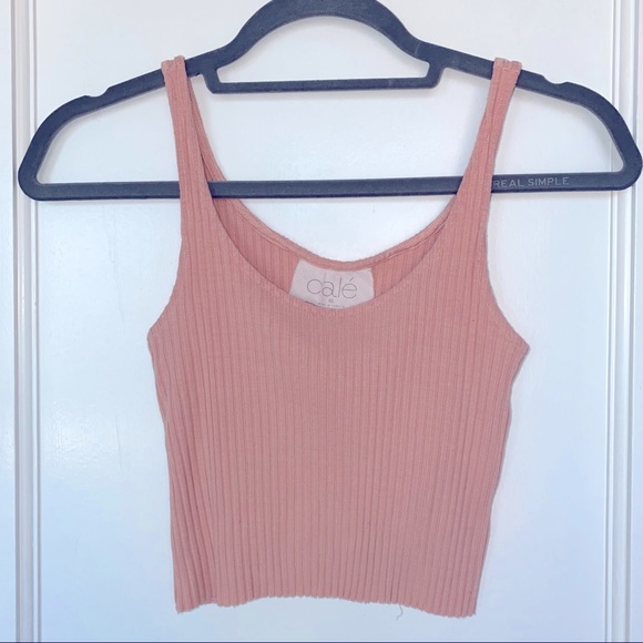 CALE Ribbed Crop Top - Picture 3 of 3